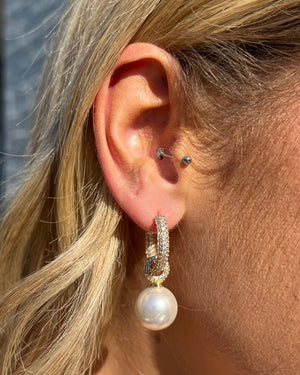 Izoa Solstice Huggie Earrings Gold Pearl