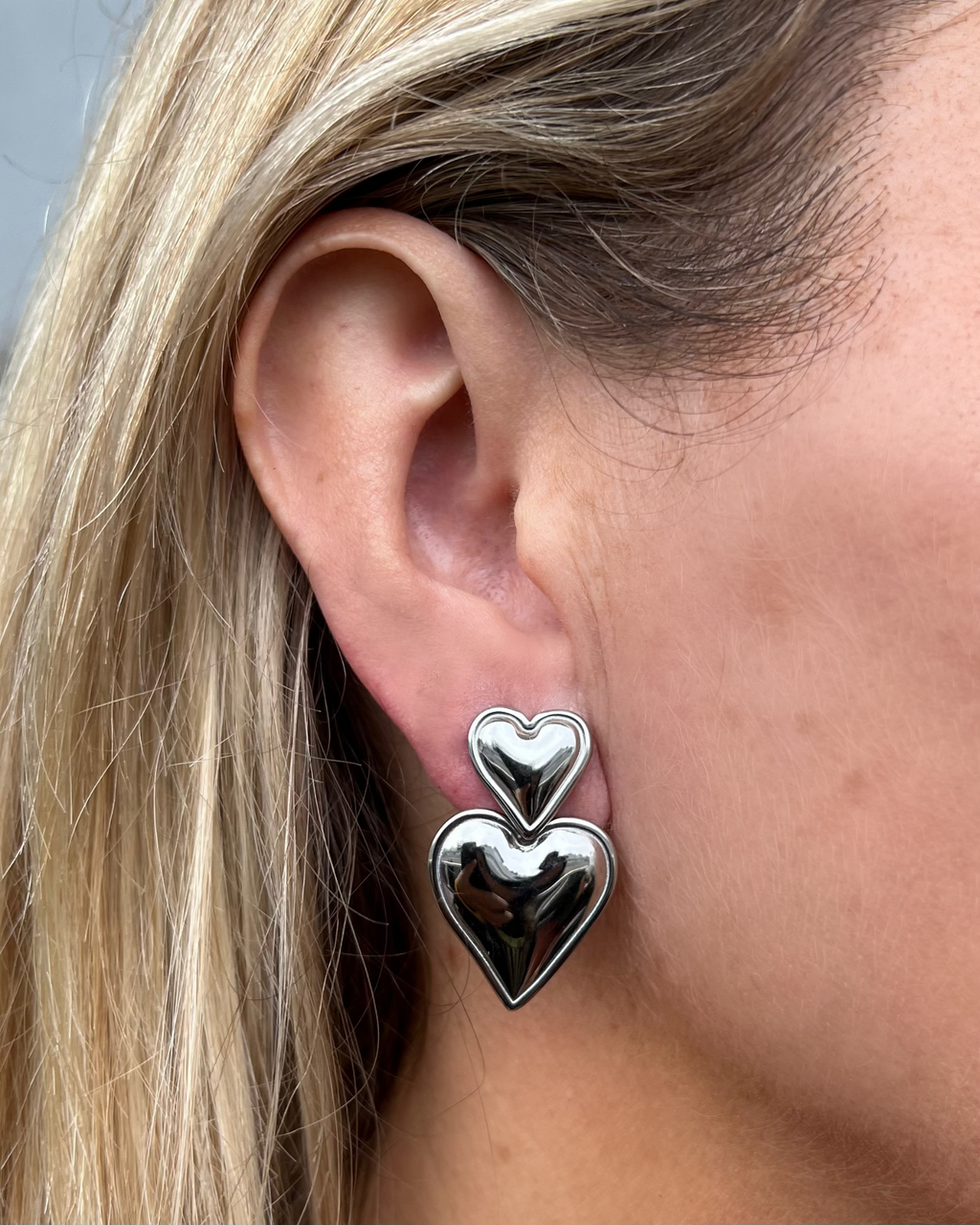 Izoa Tana Heart Stud Earrings Silver