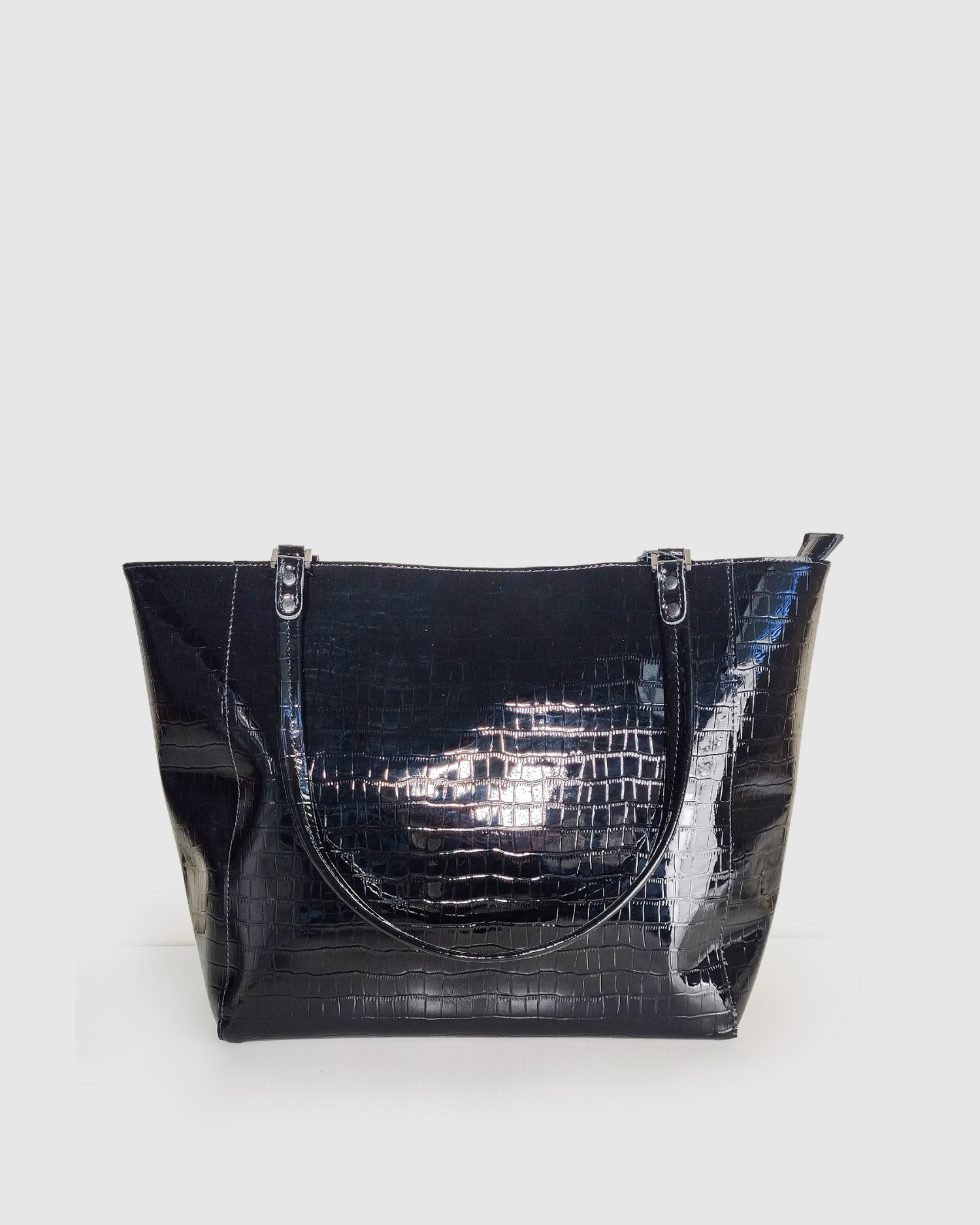 Izoa Sloan Tote Bag