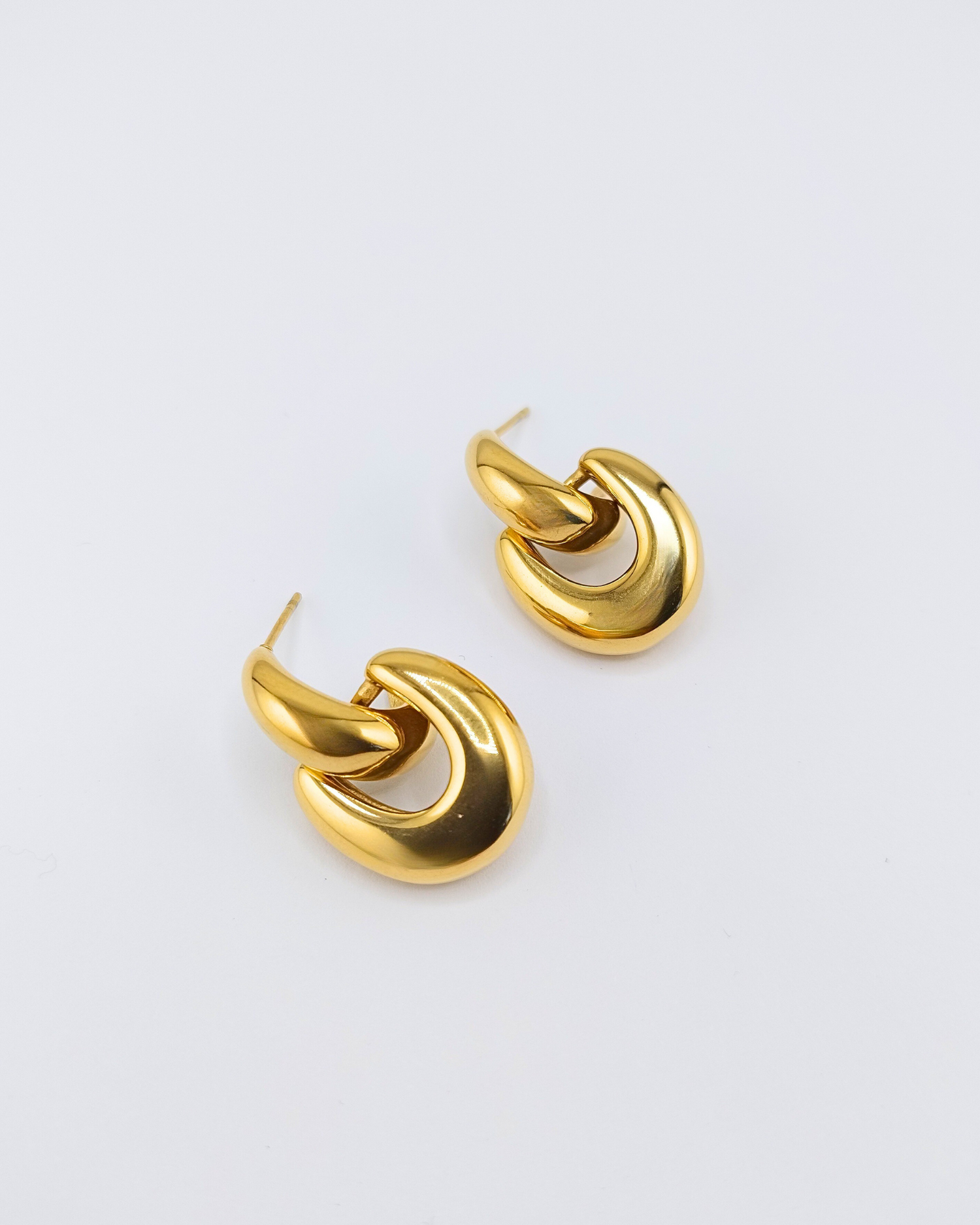 Izoa Nina Drop Stud Gold
