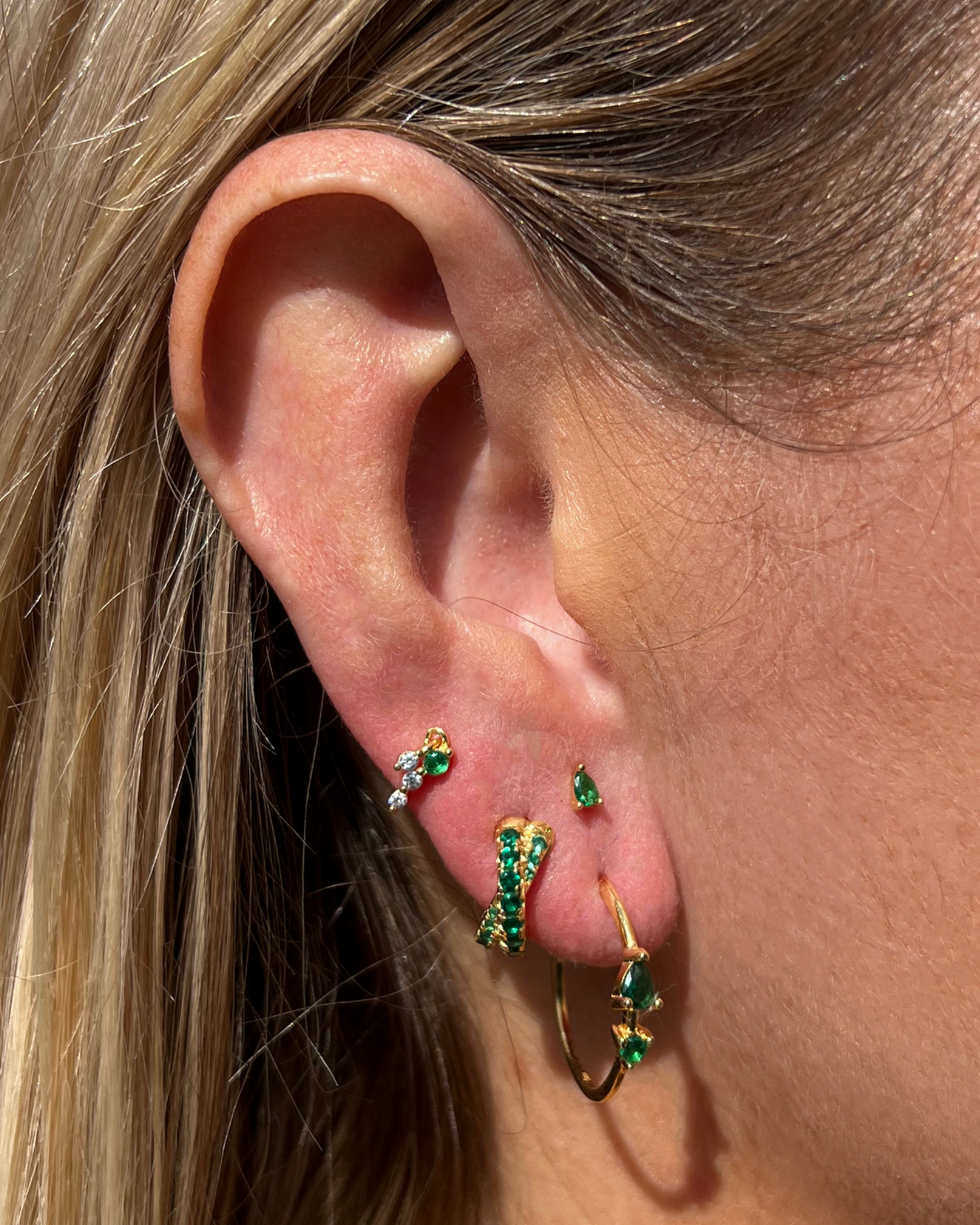 Izoa Elena Emerald Earrings