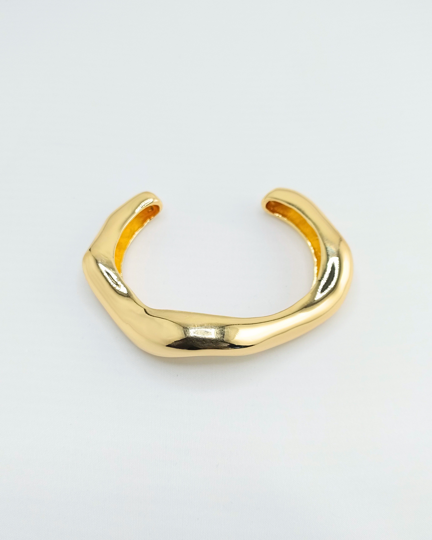 Izoa Mia Wave Cuff