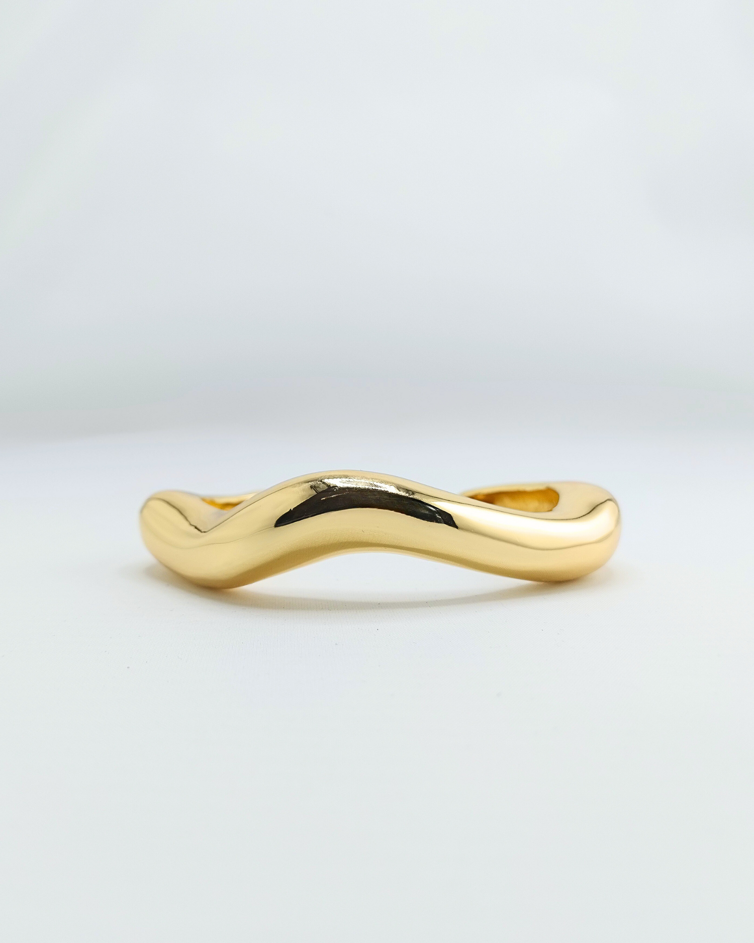Izoa Mia Wave Cuff