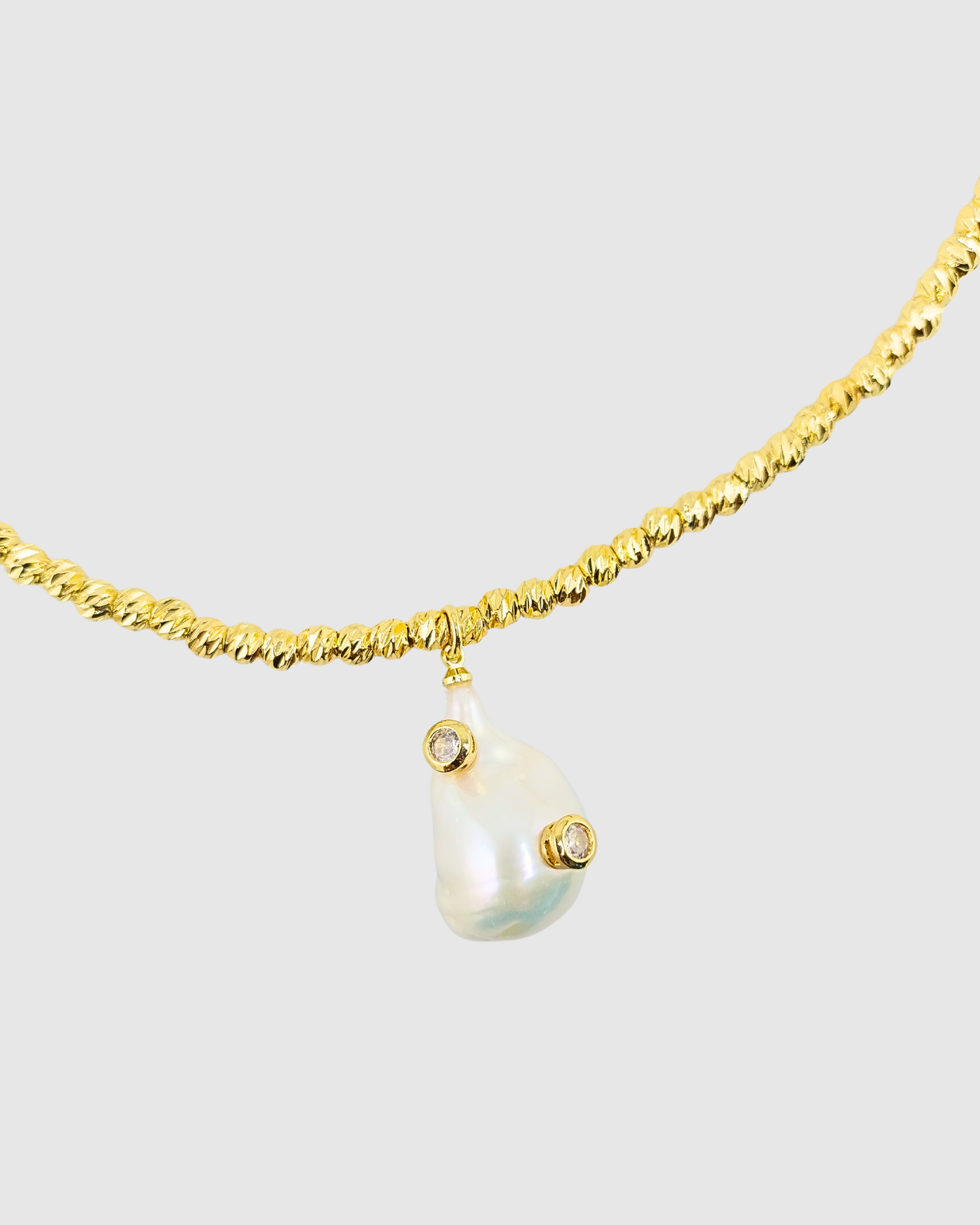 Izoa Calista Drop Pearl Necklace Gold Clear
