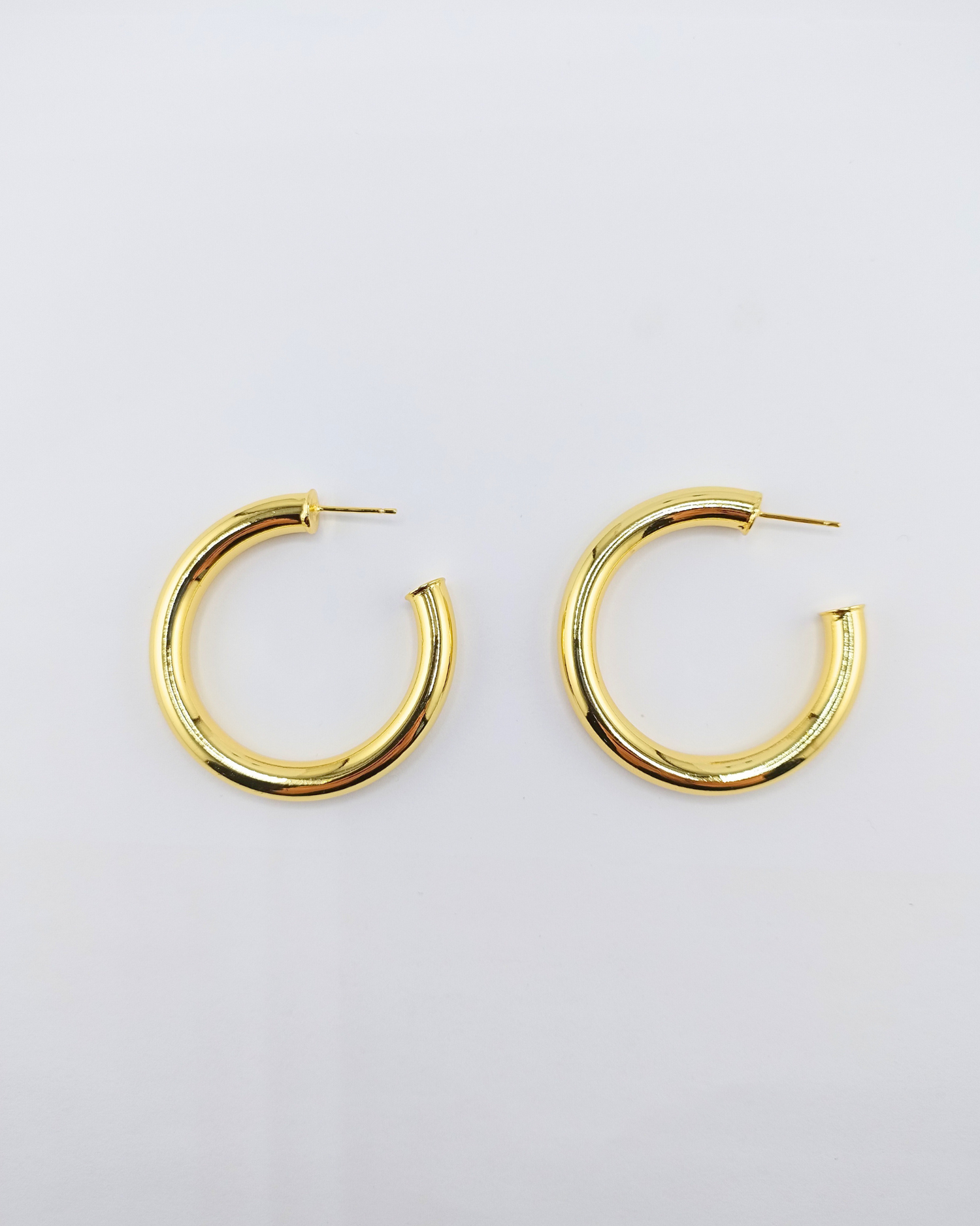 Izoa Jessica Hoop Earrings Gold
