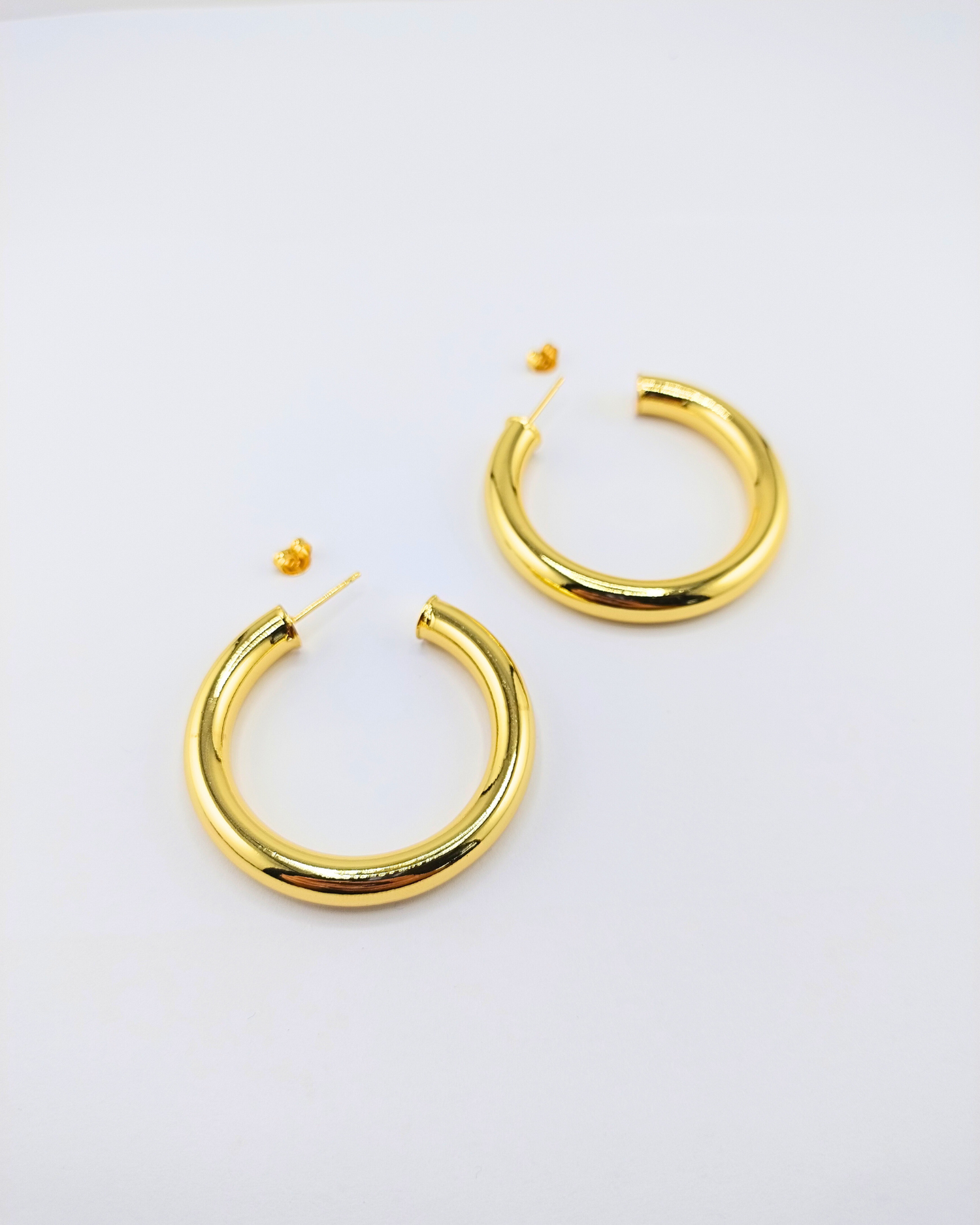 Izoa Jessica Hoop Earrings Gold