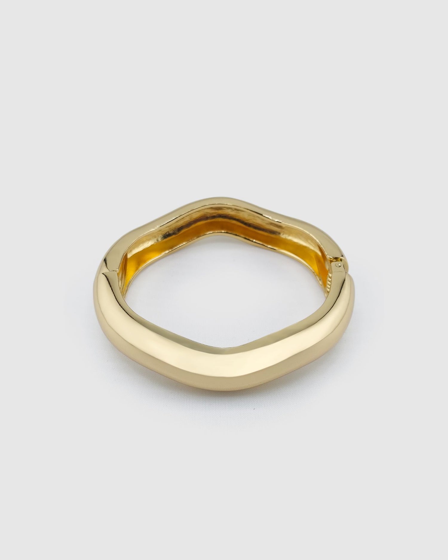 Izoa Lily Wave Bracelet Cuff Gold