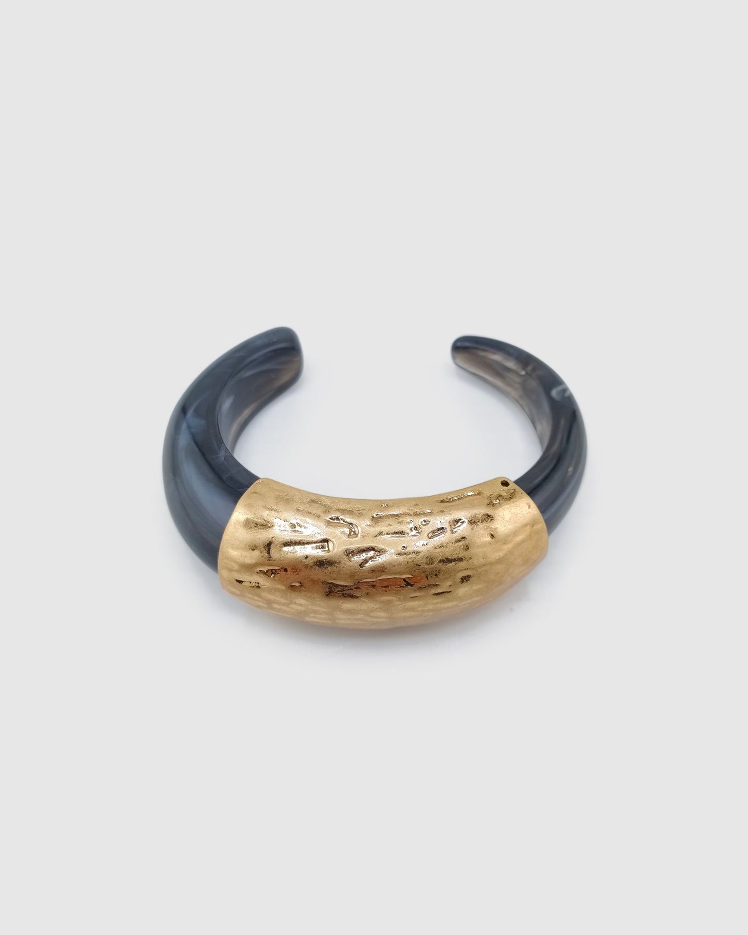 Izoa Lune Cuff Bracelet Black Gold
