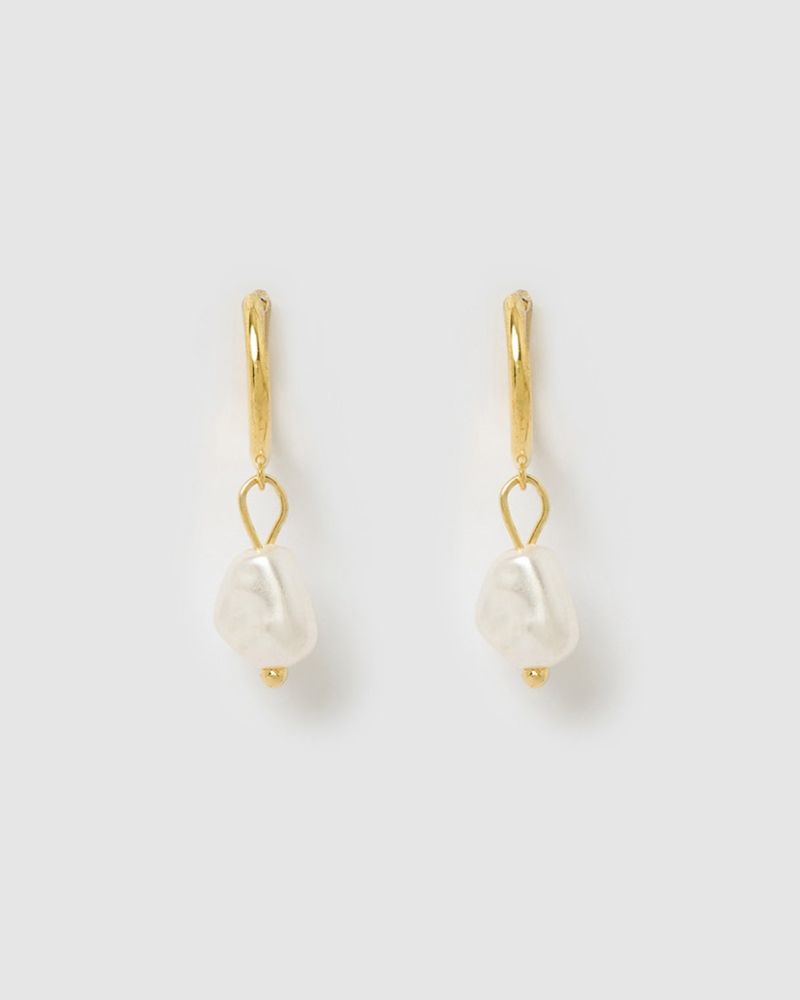 Izoa Pip Huggie Earring Gold Pearl