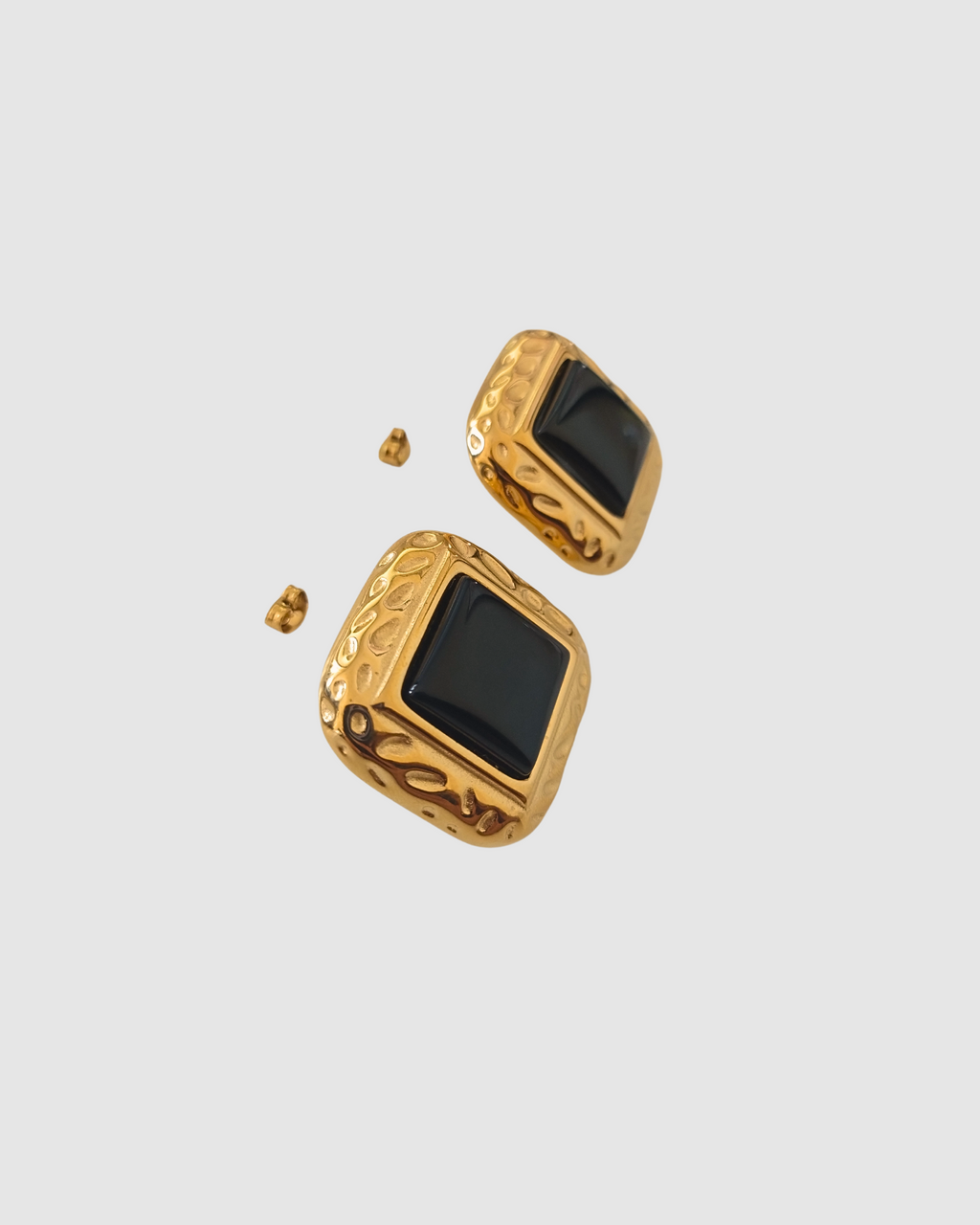 Izoa Stephanie Stud Earring Black