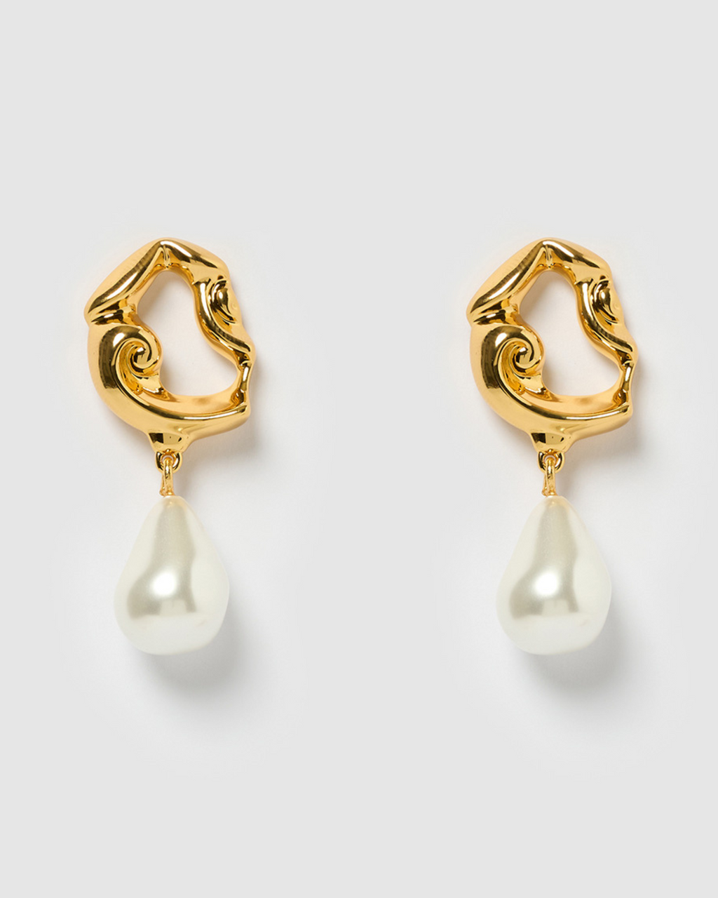 Izoa Eleanor Earrings Gold Freshwater Pearl