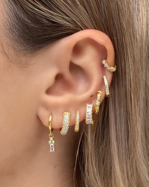 Izoa Carissa Huggie Earrings Gold