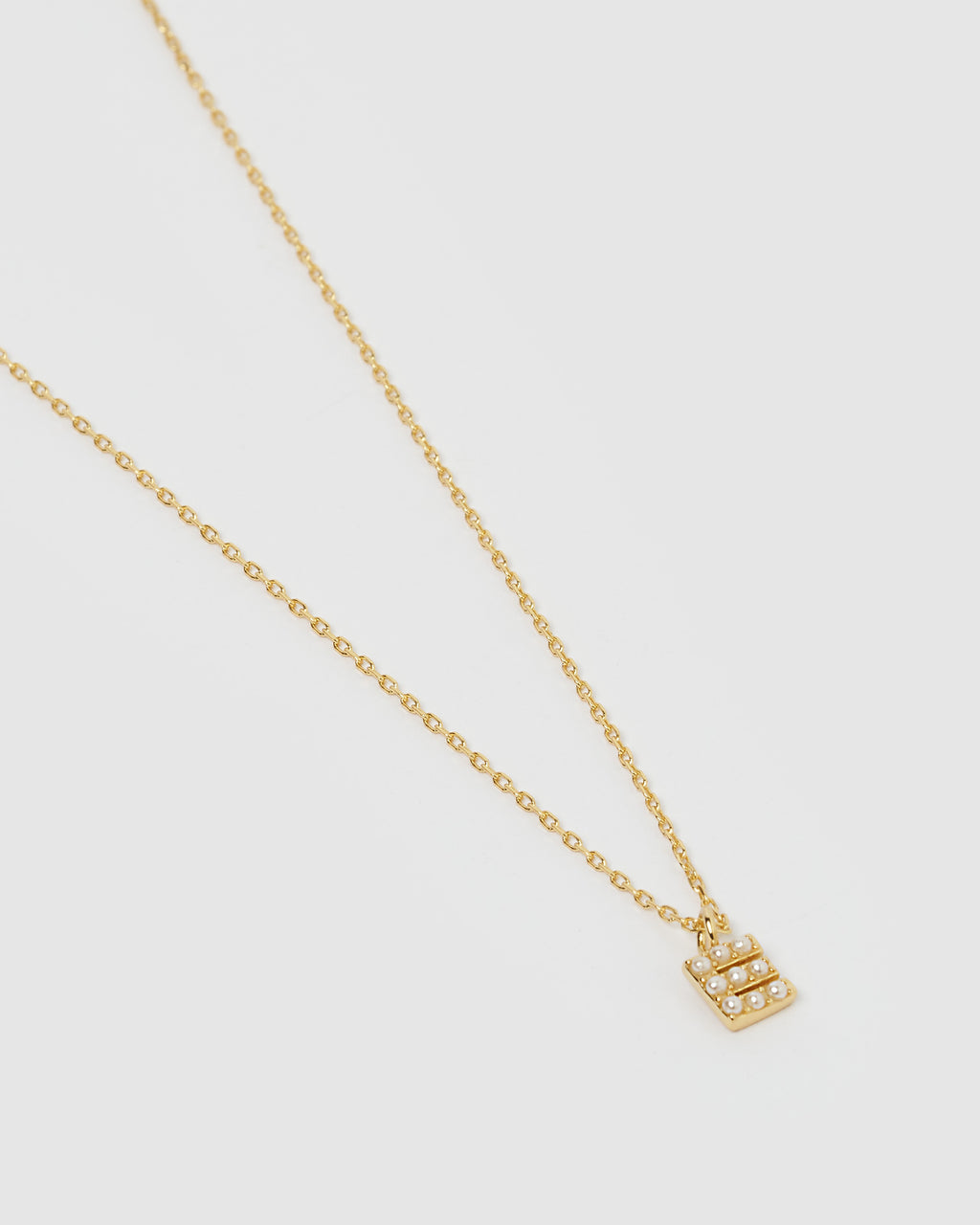 Izoa Pearl Letter E Necklace Gold