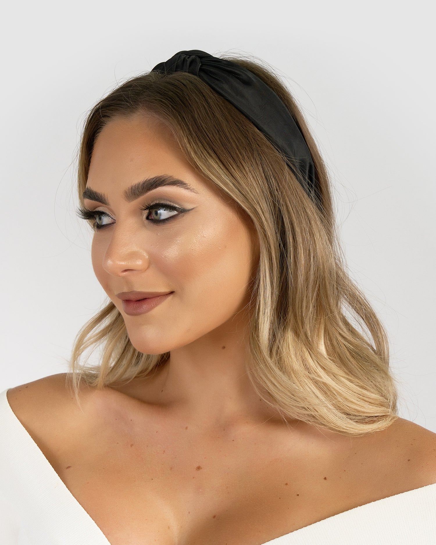 Izoa Dakota Headband Black