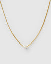 Izoa Delicate Freshwater Pearl Necklace Gold