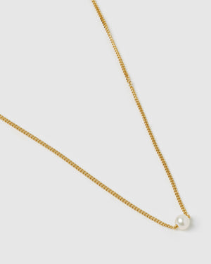 Izoa Delicate Freshwater Pearl Necklace Gold