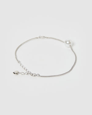 Izoa Delicate Freshwater Pearl Bracelet Silver