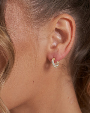 Izoa Ann Huggie Earrings Gold