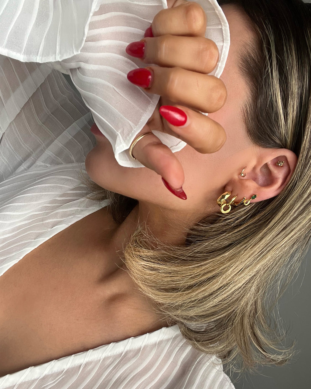 Izoa Edith Huggie Earrings Gold