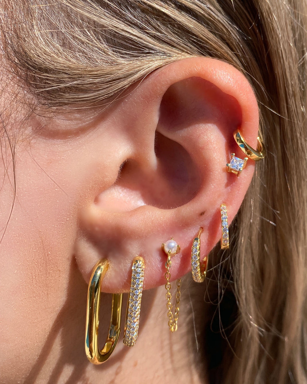Izoa Tessa Hoop Earrings Gold