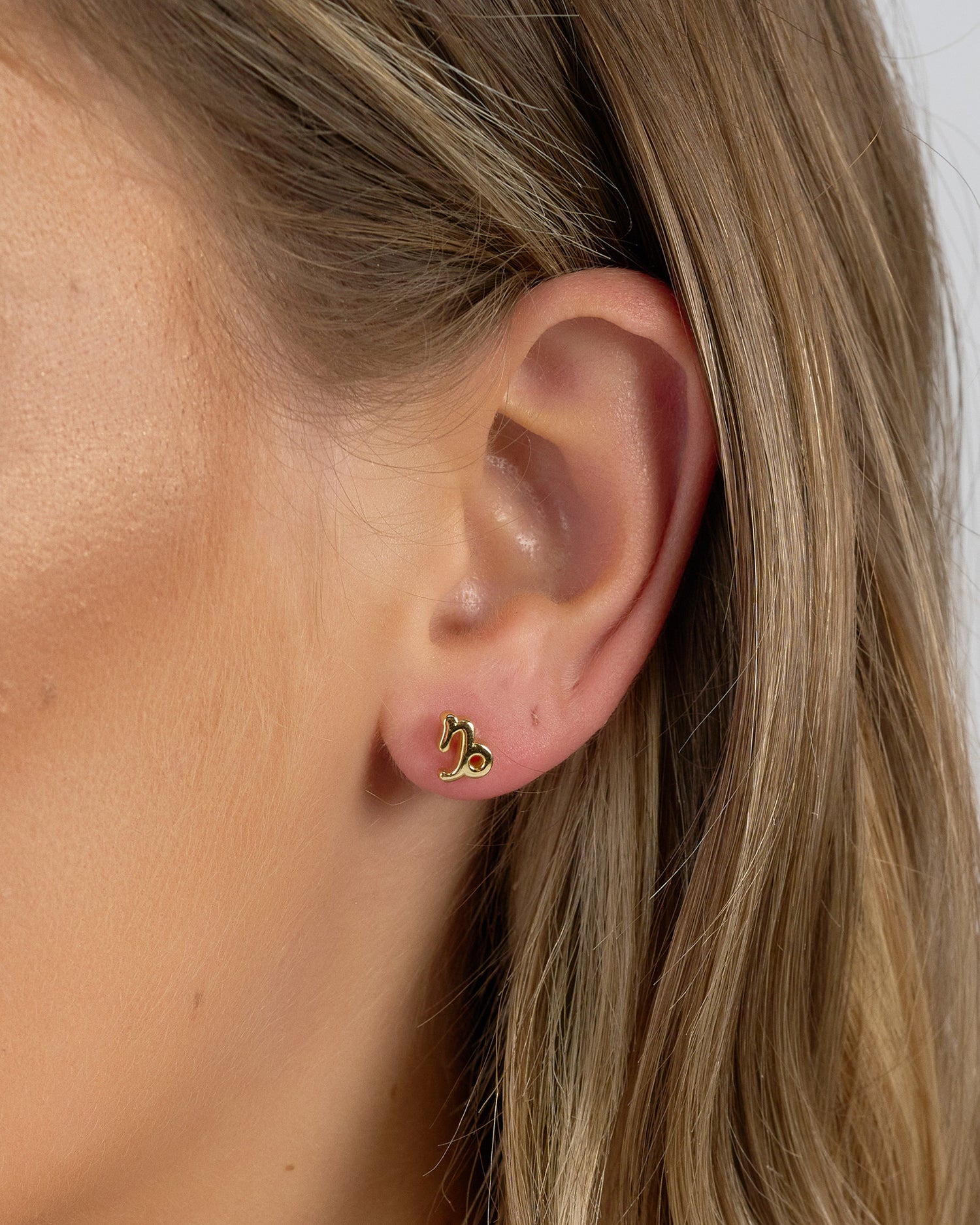 Izoa Capricorn Star Sign Symbol Stud Gold