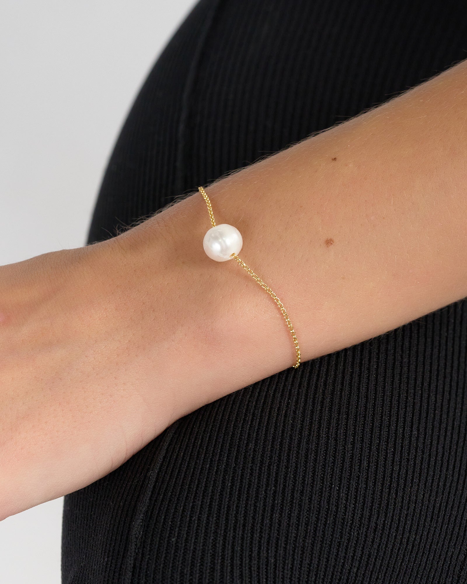 Izoa Coral Bracelet Gold Pearl Shop Womens Accessories