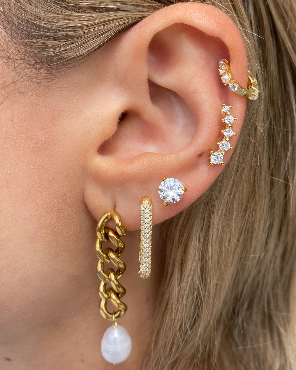 Izoa Kara Chain Earrings Gold Freshwater Pearl
