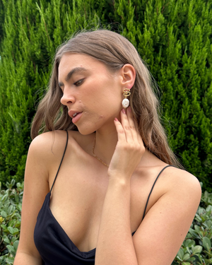 Izoa Lyon Earrings Gold Freshwater Pearl